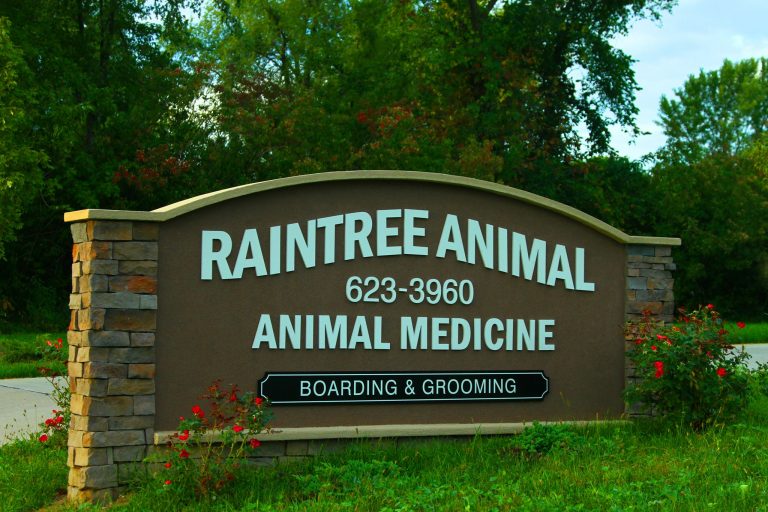 raintree animal health center sign